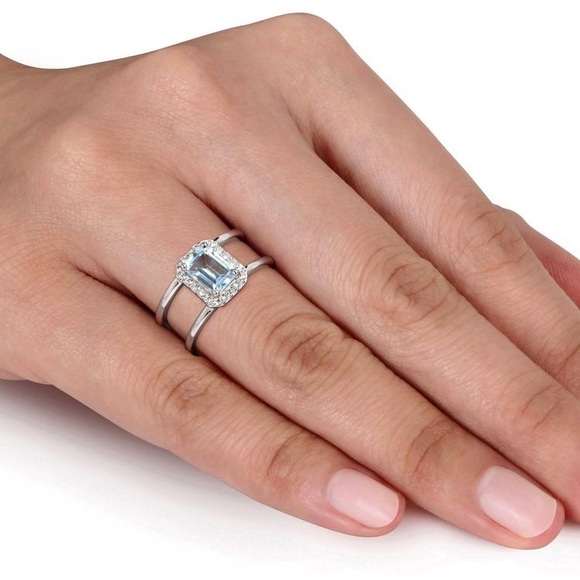 Sterling Silver Blue & White Topaz Ring - Picture 2 of 3